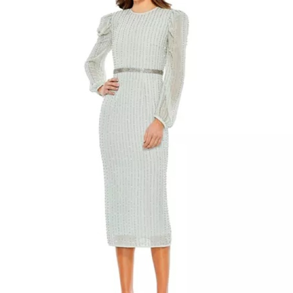 Mac Duggal- Mint Puff Long Sleeve Embellished High Neck Column Dress
Size: 14